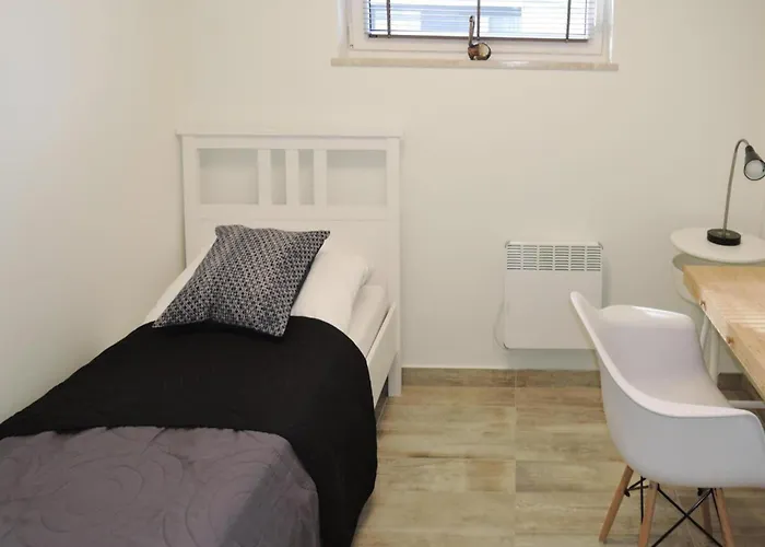 Apartament In Near Sandy *