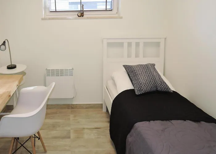 Apartament In Near Sandy